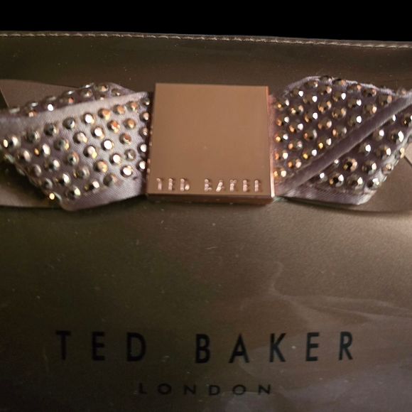 Ted Baker Gold Cosmetic Bag with Studded Bow NWOT - Picture 3 of 4